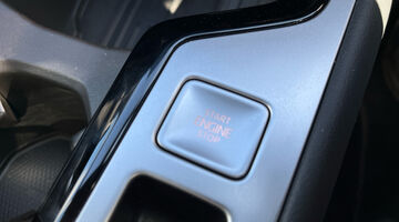 2025 Volkswagen ETSI MHEV R-Line DSG Euro 6 5-door (Black) - Image: 22