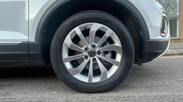 2024 Volkswagen TSI Style DSG Euro 6 5-door (White) - Image: 5