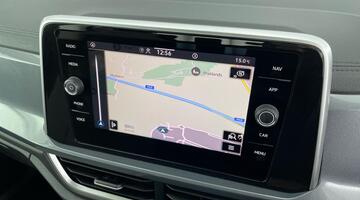 2023 Volkswagen TSI Style DSG Euro 6 5-door (Red) - Image: 15