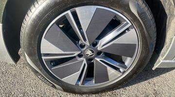 2025 Škoda 63kWh 60 Edition Auto 5-door (Green) - Image: 14