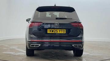 2025 Volkswagen TSI R-Line DSG Euro 6 5-door (Black) - Image: 8