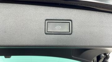 2022 Volkswagen TSI Active Euro 6 5-door (Black) - Image: 33