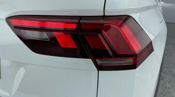 2022 Volkswagen 2.0 TDI R-Line DSG Euro 6 5-door (White) - Image: 29