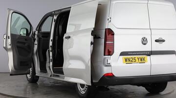 2025 Volkswagen 2.0 TDI 110 Commerce Plus Van (Grey) - Image: 11