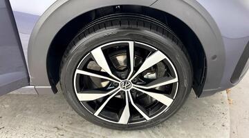 2025 Volkswagen 1.0 TSI R-Line DSG Euro 6 5-door (Grey) - Image: 5