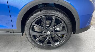 2025 SEAT 1.0 TSI FR Black Edition DSG Euro 6 5-door (Multicolour) - Image: 5