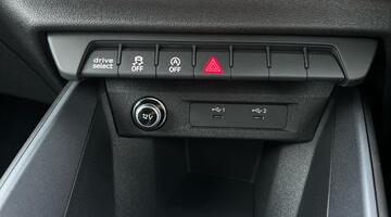 2025 Audi 1.0 TFSI 30 S line Sportback S Tronic Euro 6 5-door (Blue) - Image: 32