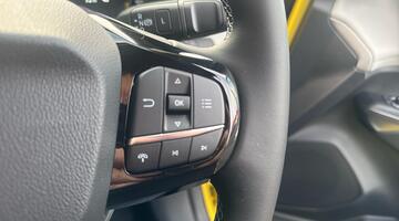 2026 Ford Standard Range 43kWh Premium Auto 5-door (Yellow) - Image: 34