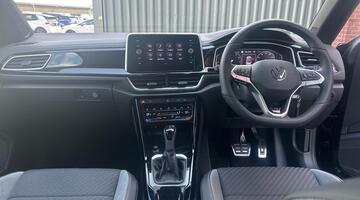 2025 Volkswagen TSI R-Line DSG 2WD Euro 6 2-door (Black) - Image: 8