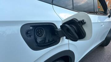 2021 Volkswagen Pro Performance 77kWh Max Auto 5-door (White) - Image: 18