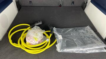 2024 Volkswagen Pro 77kWh Style Auto 5-door (Blue) - Image: 37