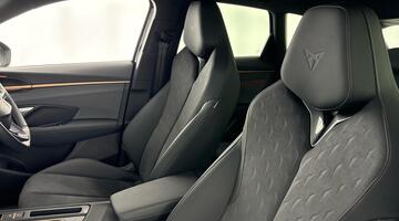 2025 CUPRA 2.0 TSI VZ1 DSG 4-doorive Euro 6 5dr (Black) - Image: 38