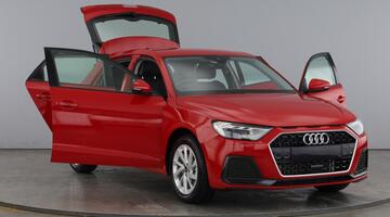 2026 Audi Sportback Sport 30 TFSI 116 PS S tronic (Red) - Image: 9