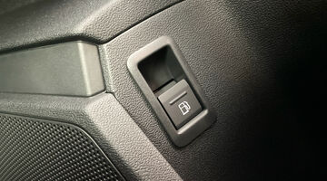 2025 Audi TFSIe 40 Sport Sportback S Tronic Euro 6 5-door 17.9kWh (Blue) - Image: 20