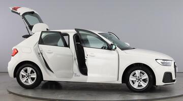 2022 Audi 1.0 TFSI 30 Technik Sportback Euro 6 5-door (White) - Image: 10