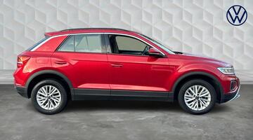 2022 Volkswagen 1.0 TSI Life Euro 6 5-door (Red) - Image: 4