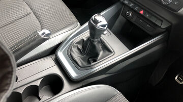 2022 Audi 1.0 TFSI 30 Black Edition Sportback Euro 6 5-door (Yellow) - Image: 37