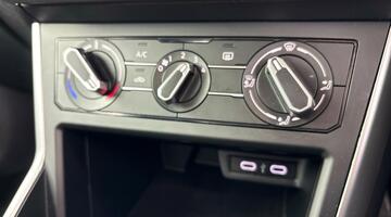 2021 Volkswagen 1.0 TSI Life Euro 6 5-door (Silver) - Image: 7