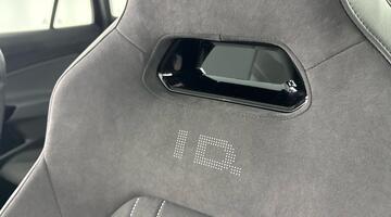 2025 Volkswagen Pro 77kWh Black Edition Auto 5-door (Black) - Image: 36