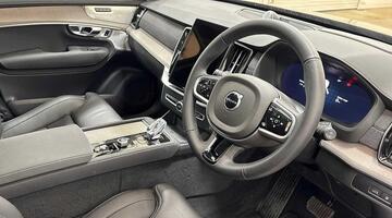 2025 Volvo 2.0 T8 18.8kWh Ultra Dark Auto 4WD Euro 6 5-door (Black) - Image: 9