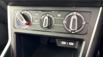 2023 Volkswagen 1.0 TSI Life Euro 6 5-door (Grey) - Image: 25