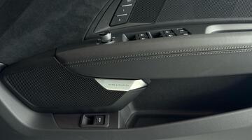 2025 Audi Performance 105kWh Carbon Black Auto quattro 4-door (Green) - Image: 19