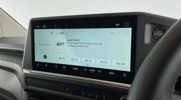 2025 Volkswagen T32 65kWh Commerce Plus Auto RWD SWB 5-door (White) - Image: 12