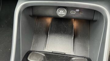 2025 Volvo 2.0 B4 MHEV Ultra Dark DCT Auto Euro 6 5-door (Silver) - Image: 44