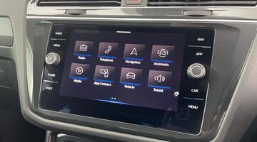 2023 Volkswagen TSI R-Line Edition DSG Euro 6 5-door (Black) - Image: 18