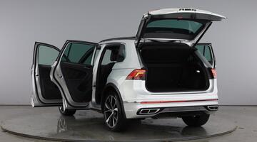2022 Volkswagen 2.0 TDI R-Line DSG 4Motion Euro 6 5-door (Silver) - Image: 11