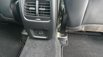 2021 Ford EcoBlue Titanium Edition Auto Euro 6 5-door (Blue) - Image: 26