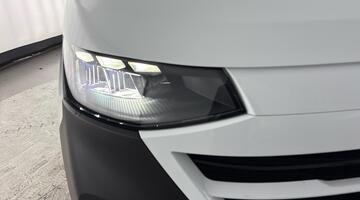 2025 Volkswagen 2.0 TDI T28 Commerce Plus FWD SWB Euro 6 5-door (White) - Image: 33