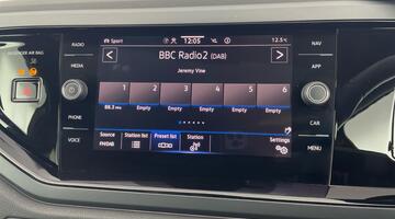 2024 Volkswagen TSI R-Line DSG Euro 6 5-door (Green) - Image: 13