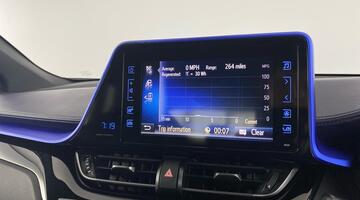 2017 Toyota VVT-h Dynamic CVT Euro 6 5-door (Silver) - Image: 15