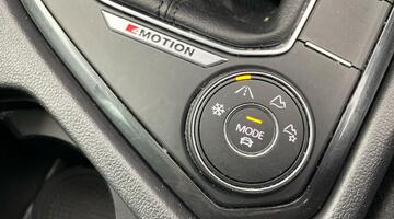 2019 Volkswagen 2.0 TDI Match 4Motion Euro 6 5-door (Silver) - Image: 21