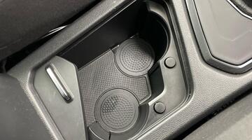 2022 Volkswagen TSI Active Euro 6 5-door (Black) - Image: 12