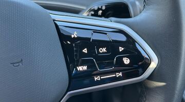 2025 Volkswagen Pro 77kWh Match Plus Fastback Auto 5-door (Black) - Image: 21