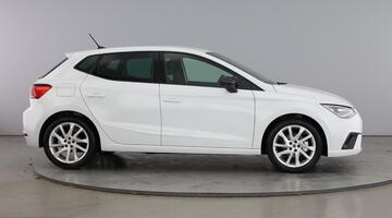 2025 SEAT 1.0 TSI FR DSG Euro 6 5-door (White) - Image: 4