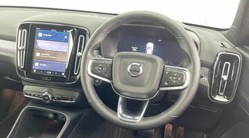 2025 Volvo 2.0 B4 MHEV Plus DCT Auto Euro 6 5-door (Blue) - Image: 10