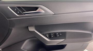 2022 Volkswagen 1.0 TSI R-Line DSG Euro 6 5-door (Silver) - Image: 20