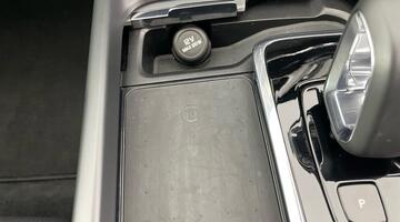 2024 Volvo 2.0 B5 MHEV Plus Auto Euro 6 5-door (Black) - Image: 26