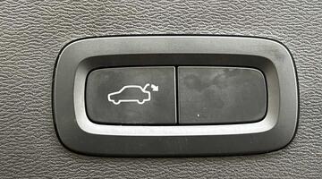 2023 Volvo 2.0 B3 MHEV Core DCT Auto Euro 6 5-door (Blue) - Image: 17