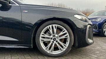 2025 Audi 2.0 TFSI S line S Tronic Euro 6 5-door (Black) - Image: 5