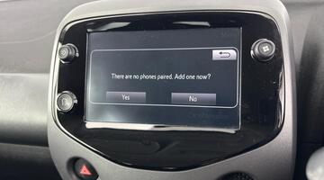 2020 Toyota 1.0 VVT-i x-trend Funroof x-shift Euro 6 5-door (White) - Image: 17