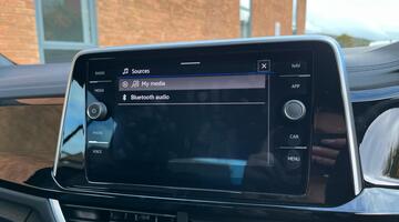 2025 Volkswagen TSI R-Line DSG 2WD Euro 6 2-door (Black) - Image: 41