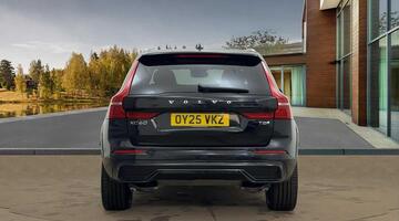 2025 Volvo 2.0h T8 18.8kWh Ultra Dark Auto Euro 6 5-door (Black) - Image: 4