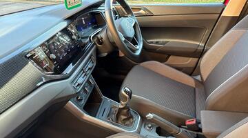 2023 Volkswagen 1.0 TSI Life Euro 6 5-door (Red) - Image: 18