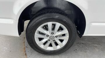 2024 Volkswagen 2.0 TDI T30 Highline Kombi DSG FWD SWB Euro 6 5-door (White) - Image: 22