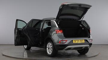 2025 Volkswagen TSI Match Euro 6 5-door (Grey) - Image: 11