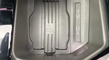 2025 Volkswagen TSI eHybrid 19.7kWh R-Line DSG Euro 6 5-door (Silver) - Image: 17